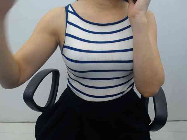 Lady-Young webcam