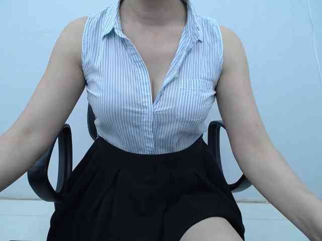 Lady-Young webcam