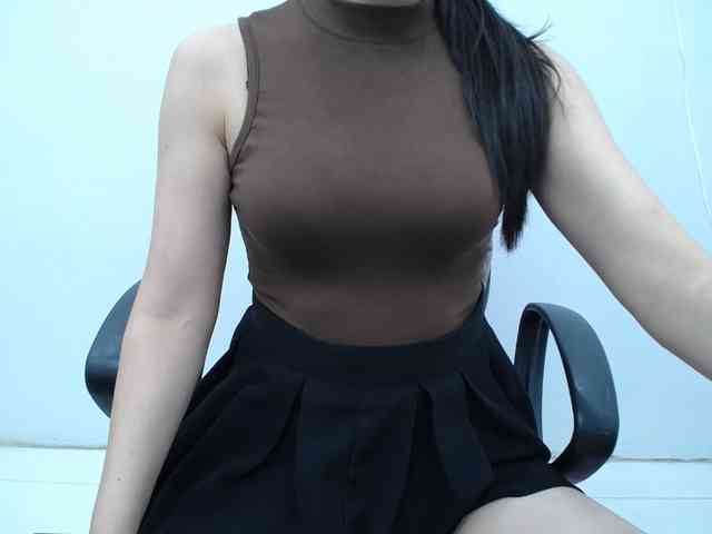 Lady-Young webcam