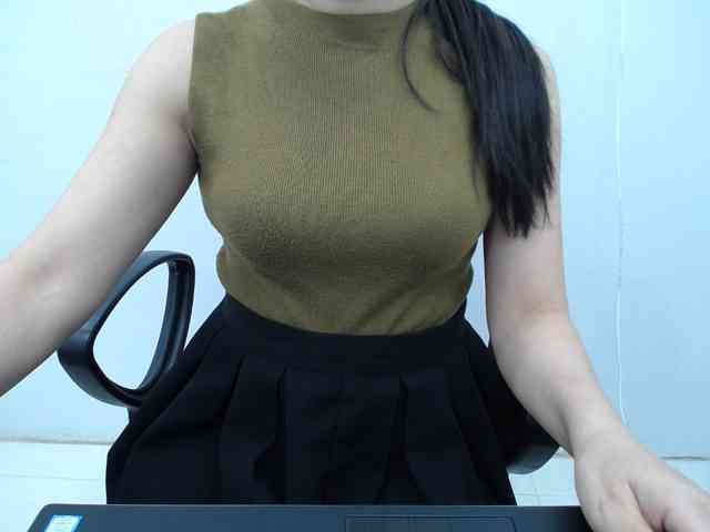 Lady-Young webcam