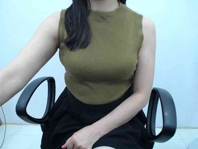 Lady-Young webcam