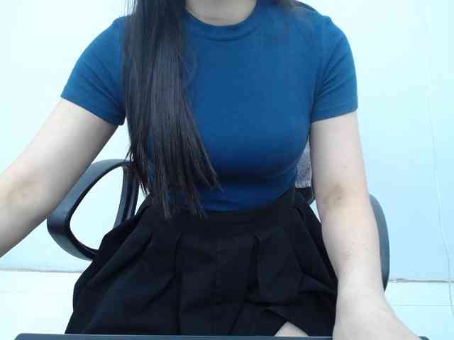 Lady-Young webcam