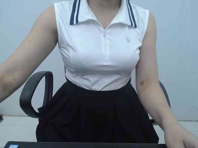 Lady-Young webcam