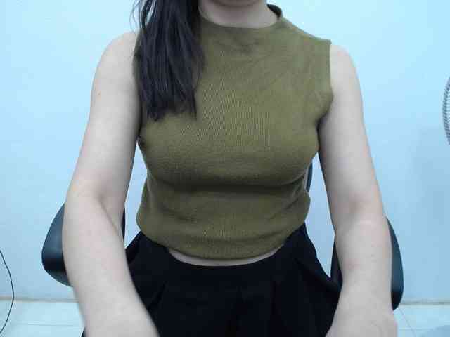Lady-Young webcam