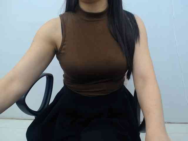 Lady-Young webcam