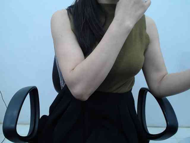 Lady-Young webcam