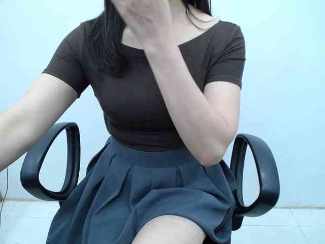 Lady-Young webcam