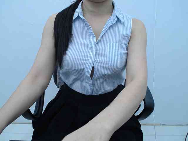 Lady-Young webcam