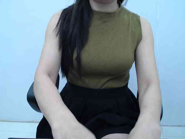 Lady-Young webcam