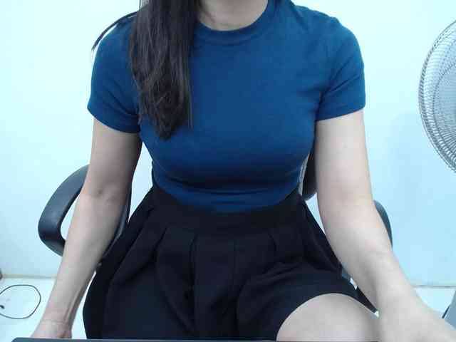 Lady-Young webcam