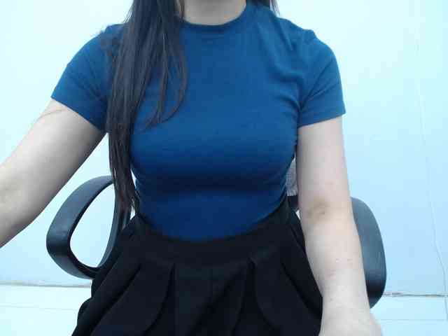 Lady-Young webcam