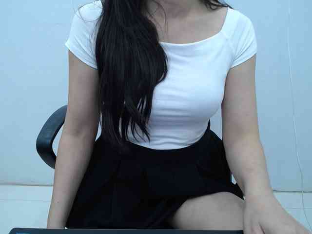 Lady-Young webcam