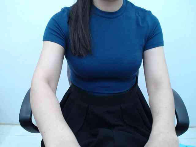 Lady-Young webcam