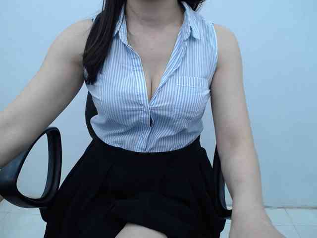Lady-Young webcam