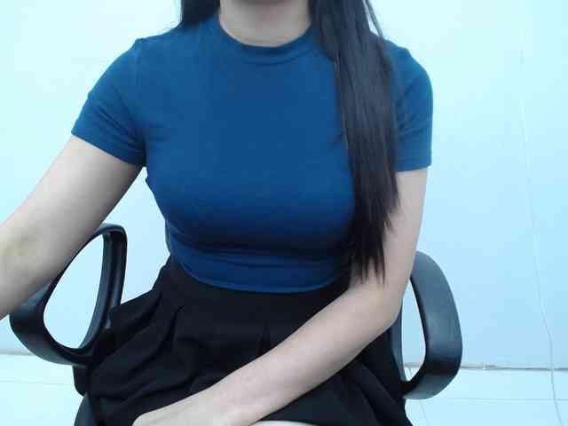 Lady-Young webcam