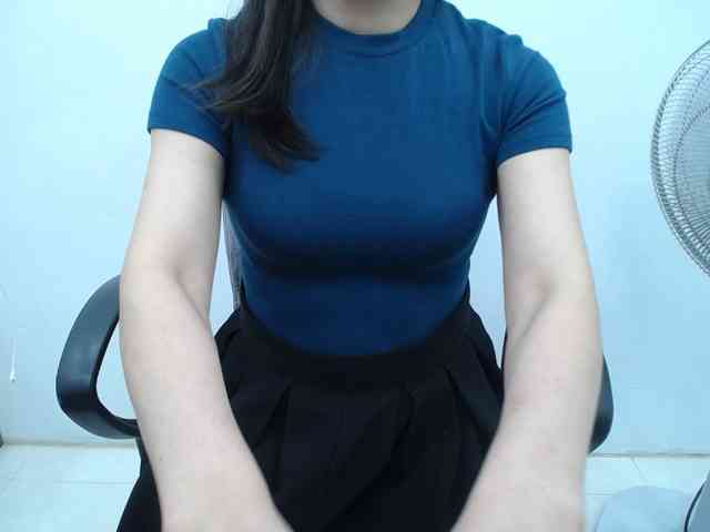 Lady-Young webcam