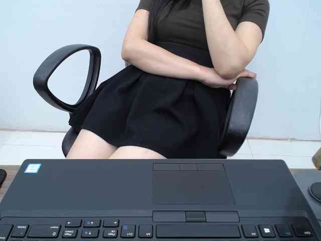 Lady-young's cam show statistics and live stream