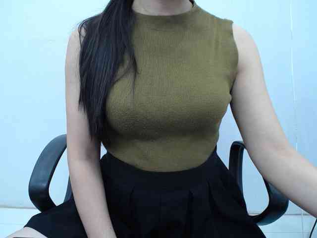 Lady-Young webcam