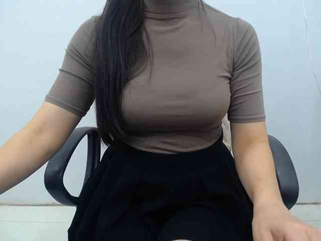 Lady-Young webcam