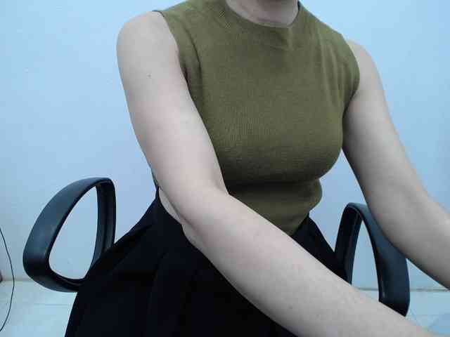 Model: Lady-Young