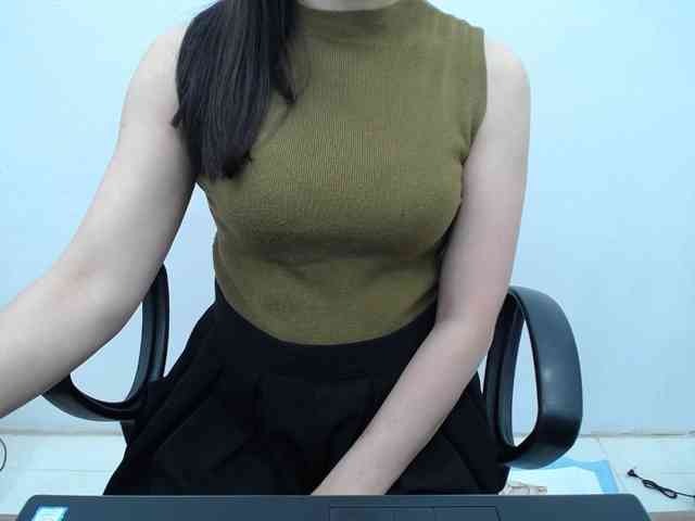 Lady-Young webcam