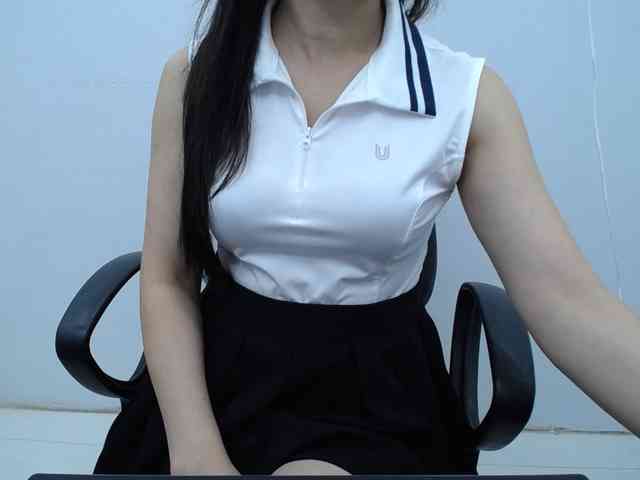 Lady-Young webcam