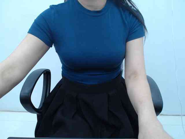 Lady-Young webcam