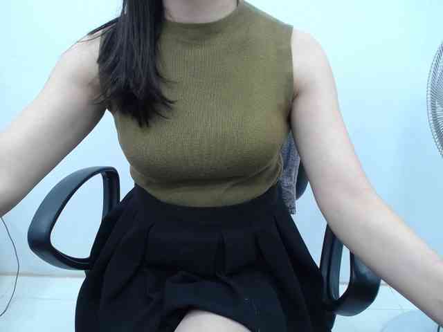 Lady-Young webcam