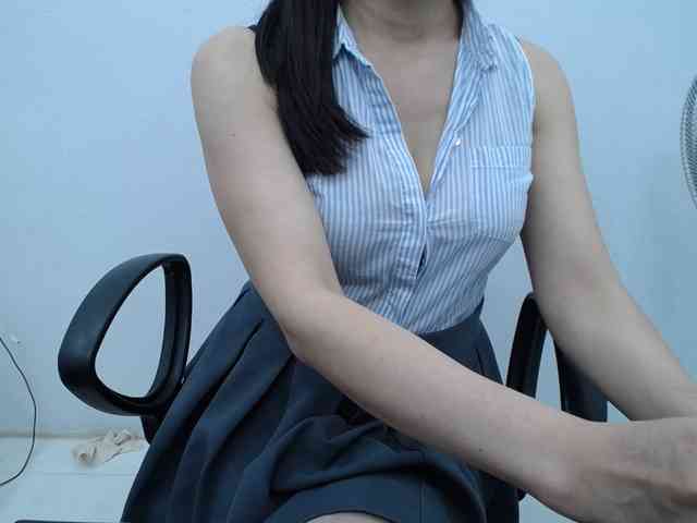 Lady-Young Live Webcam on BongaCams