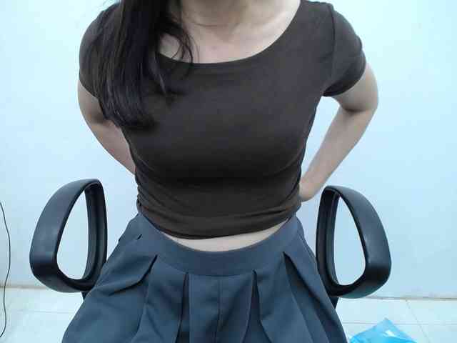 Lady-Young webcam