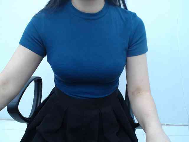 Lady-Young webcam