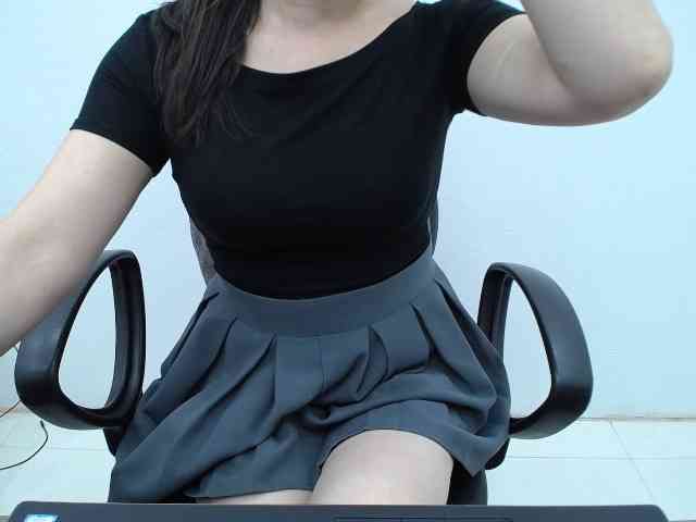 Lady-Young webcam