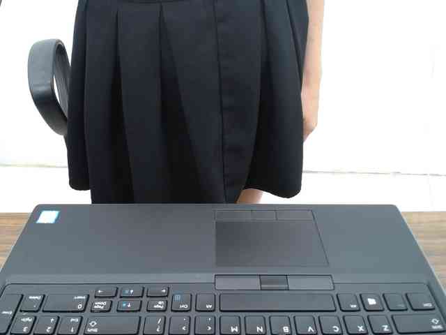 Lady-Young webcam