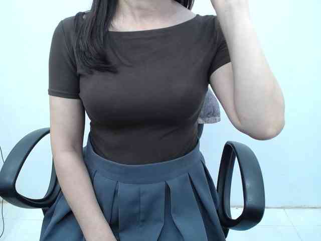 Lady-Young webcam