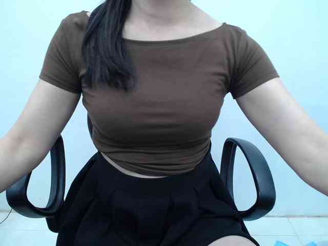 Lady-Young webcam