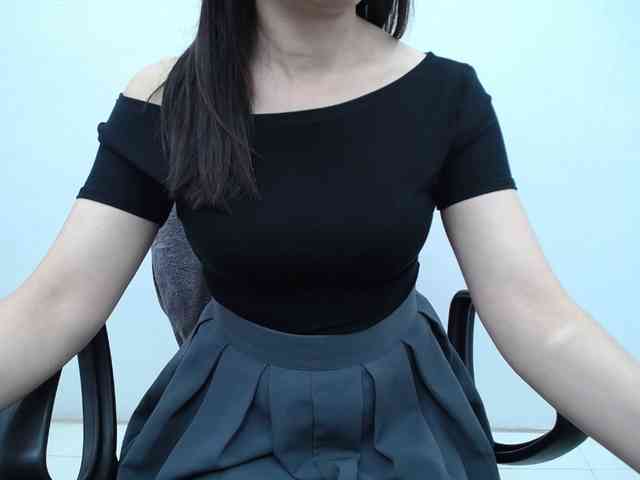 Lady-Young webcam
