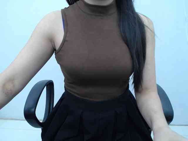 Lady-Young webcam