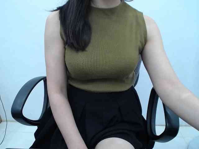 Lady-Young webcam