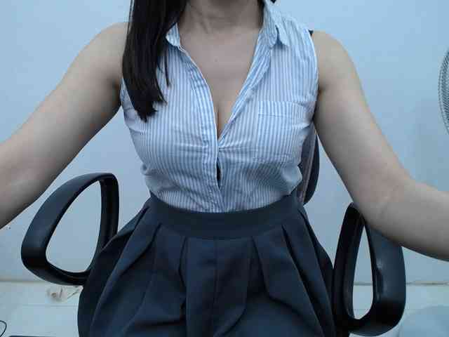 Lady-Young webcam