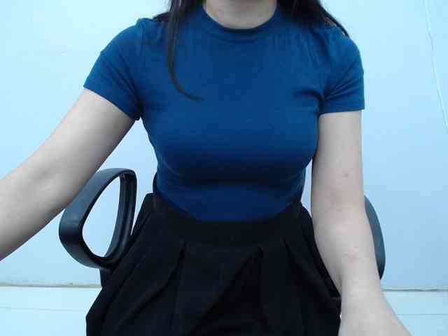 Lady-Young webcam