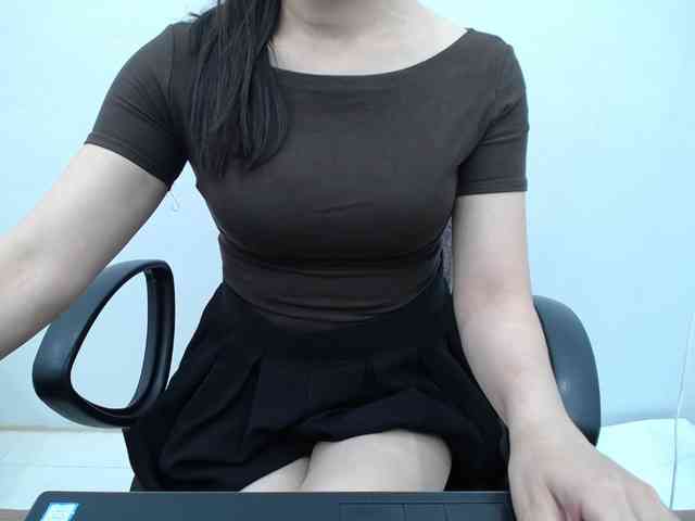 Lady-Young webcam