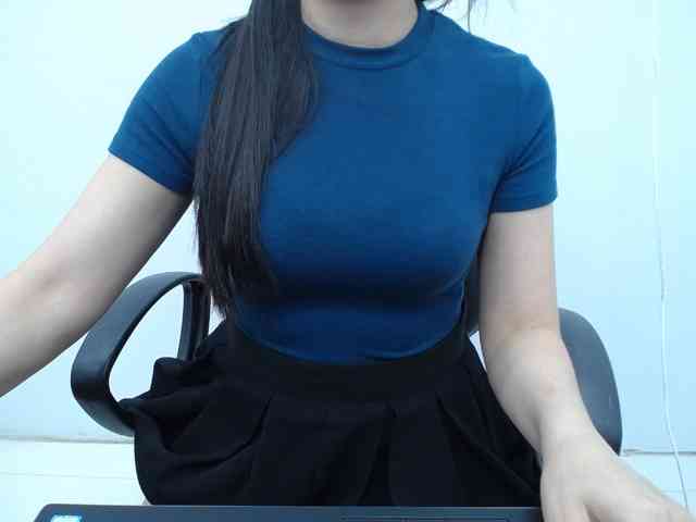 Lady-Young webcam