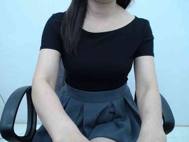 Lady-Young webcam