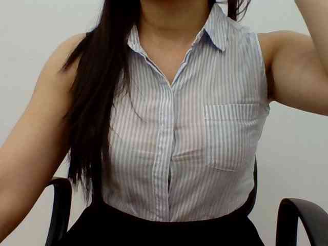 Lady-Young webcam