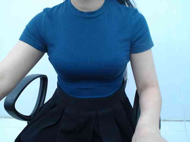 Lady-Young webcam