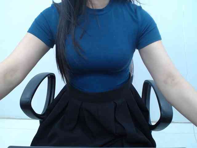 Lady-Young webcam