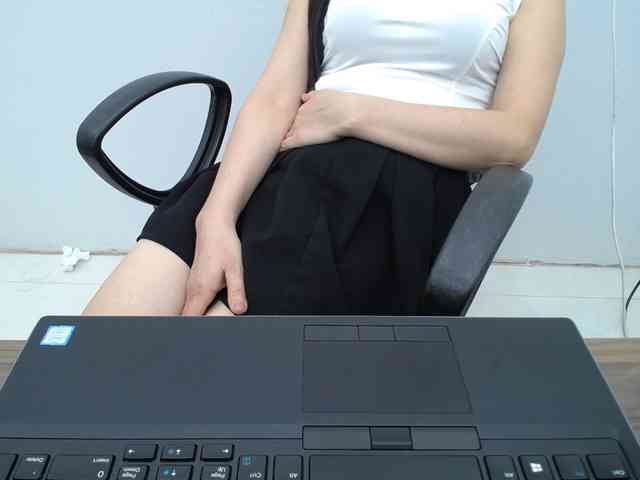 Lady-young's cam show statistics and live stream