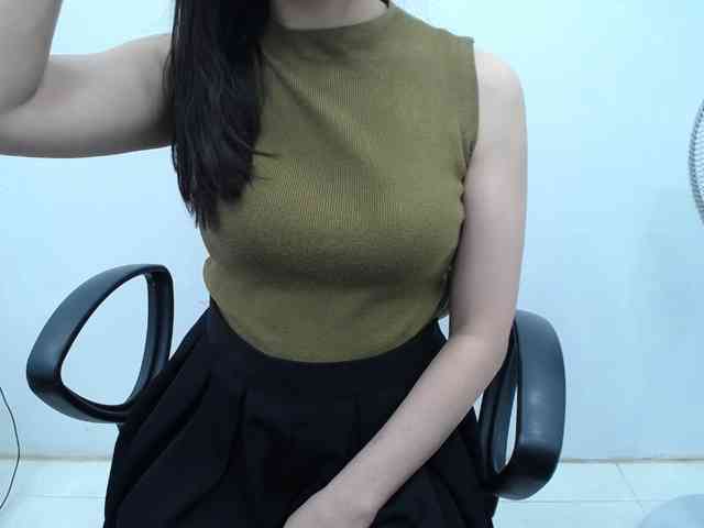 Lady-Young webcam