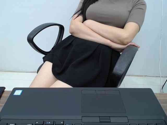 Model: Lady-Young