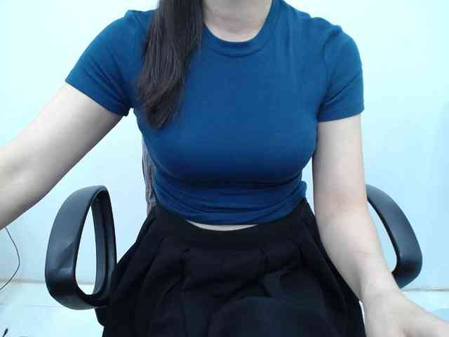 Lady-Young webcam